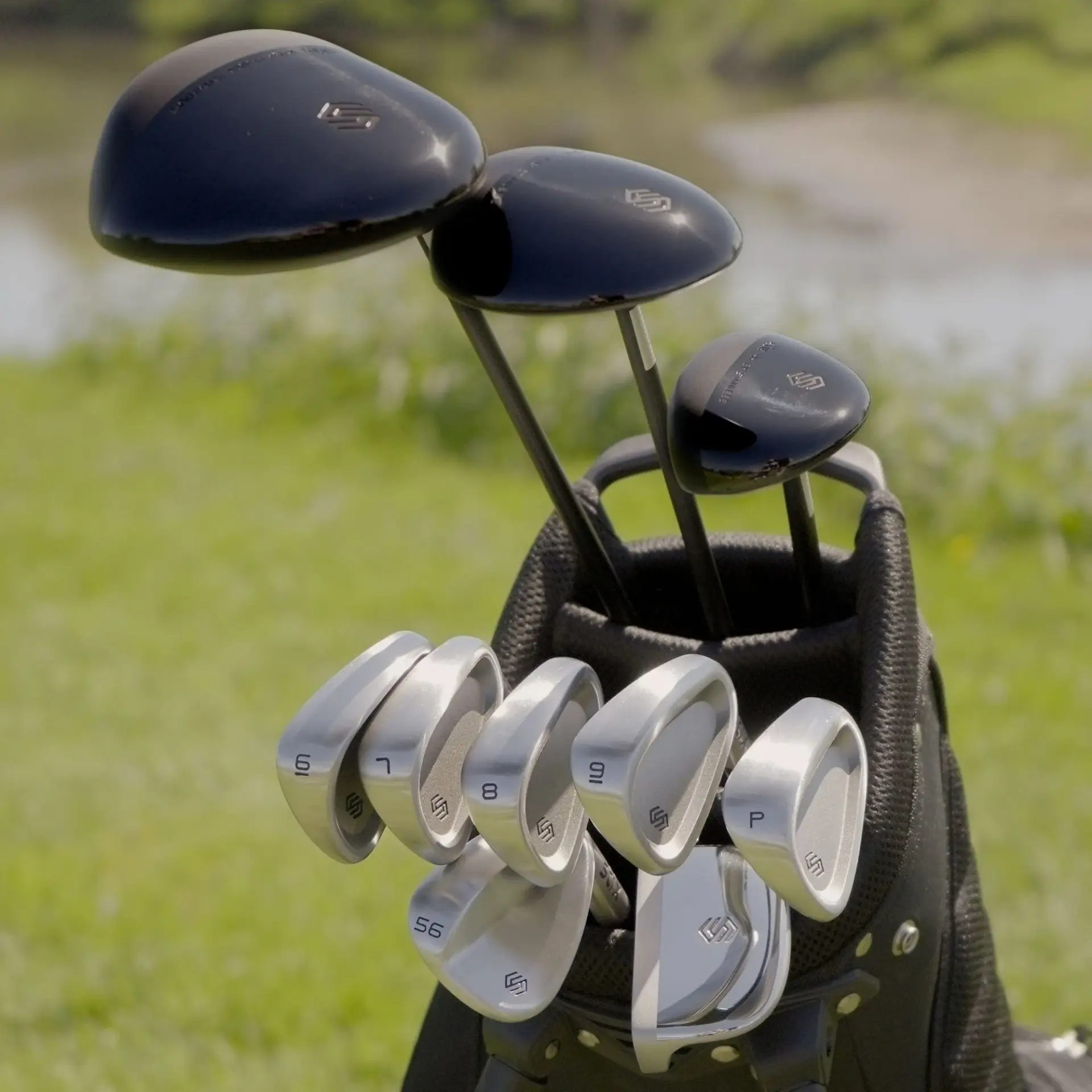 Read more about the article Essential Golf Clubs for Beginners